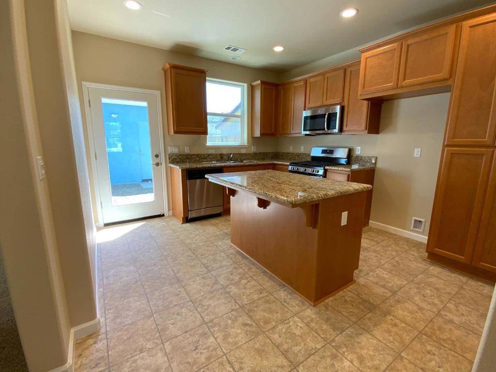 King City, CA 93930,76 Boston LN