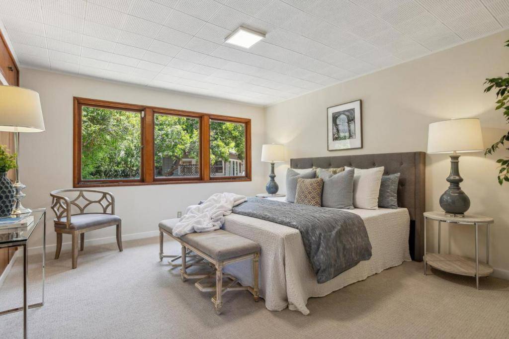 Palo Alto, CA 94306,4061 Manzana LN