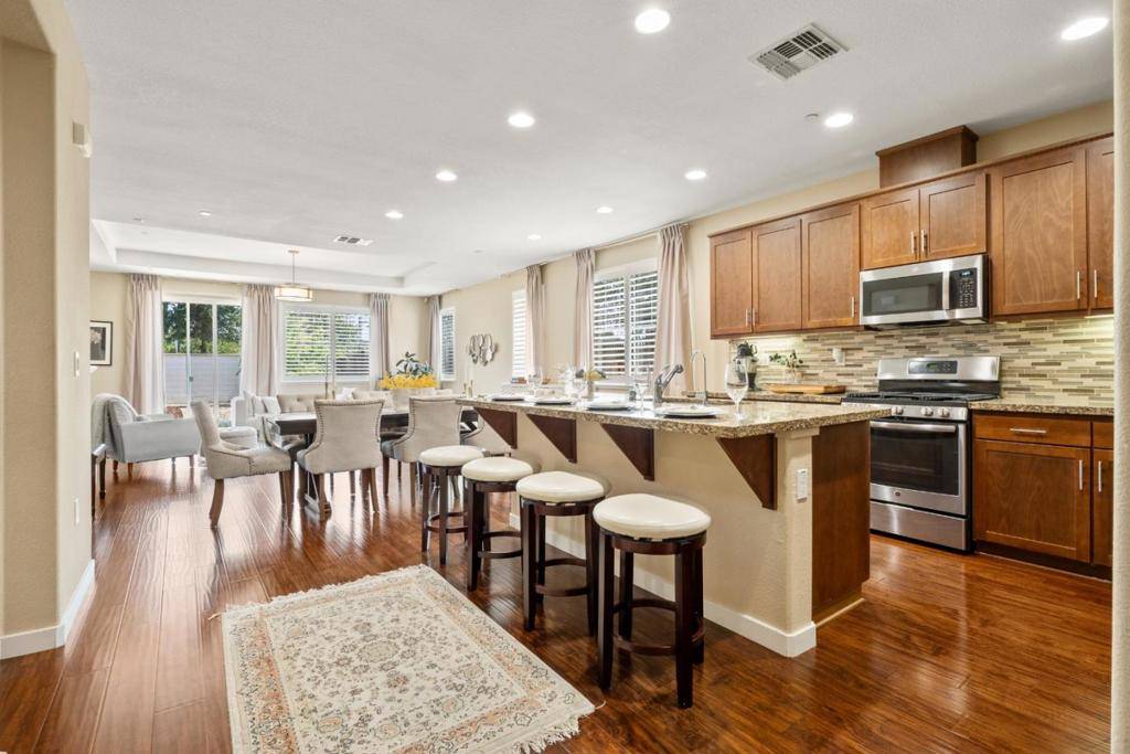 Lathrop, CA 95330,1141 Navigator DR
