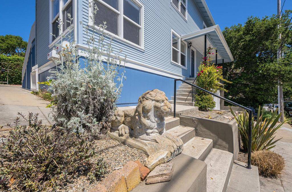 Pacific Grove, CA 93950,206 Cypress AVE