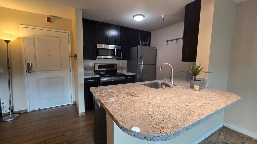 Emeryville, CA 94608,6400 Christie AVE #2211