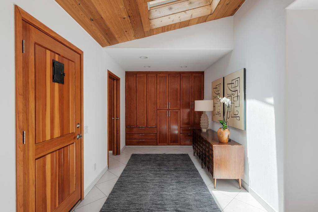 Palo Alto, CA 94303,3160 Louis RD