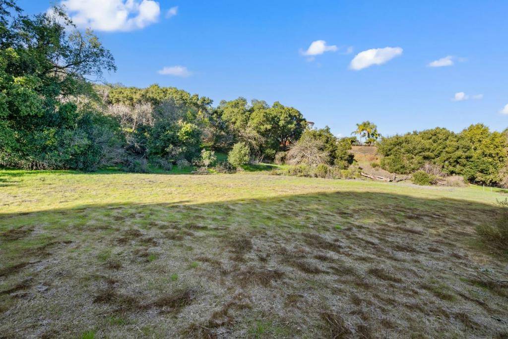 Los Altos Hills, CA 94022,28120 Laura CT