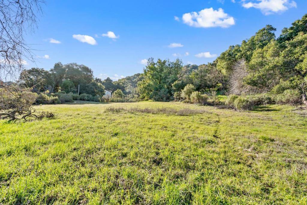 Los Altos Hills, CA 94022,28120 Laura CT