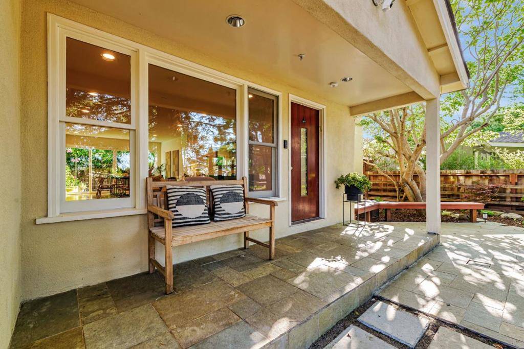 Menlo Park, CA 94025,3704 Fair Oaks AVE