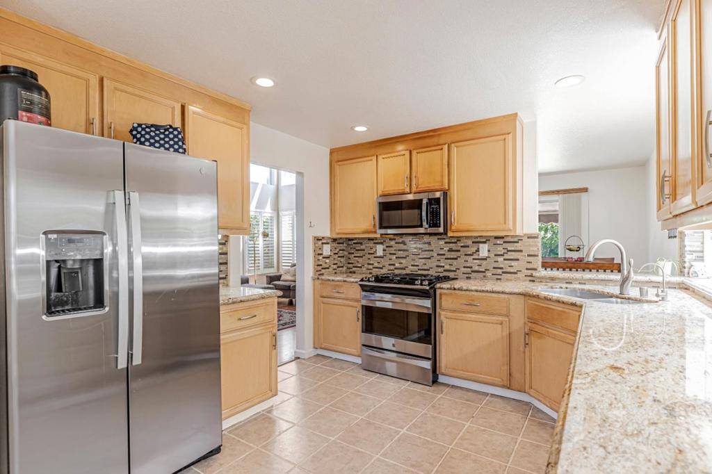 Gilroy, CA 95020,9360 Benbow DR