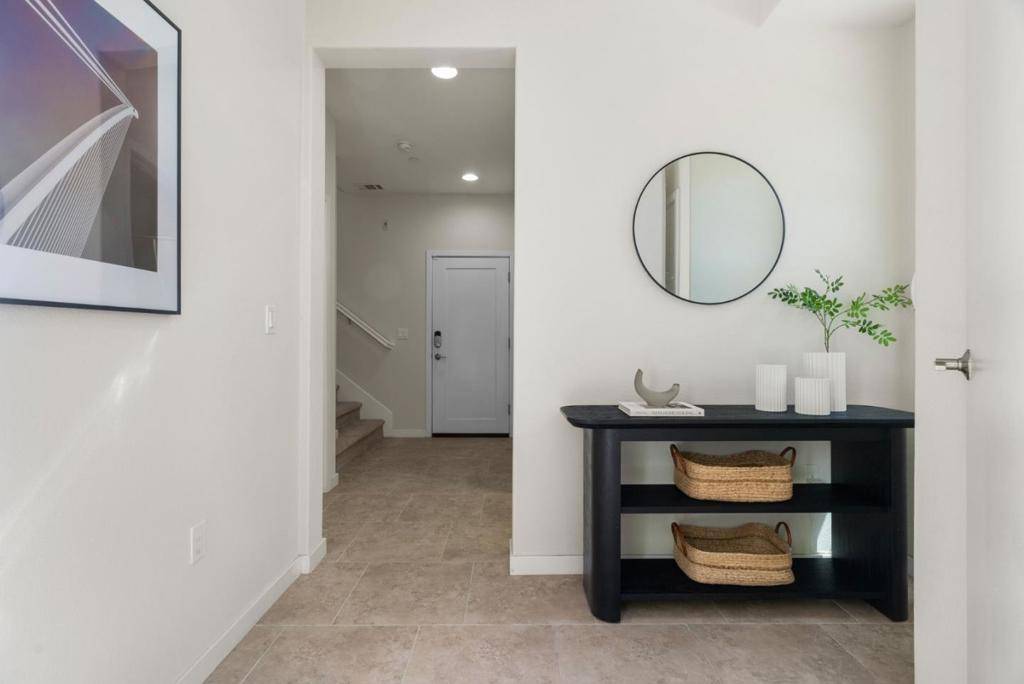 San Jose, CA 95131,996 Cassia PL