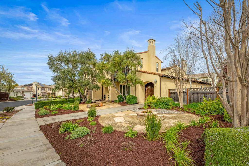 Gilroy, CA 95020,2555 Muirfield WAY