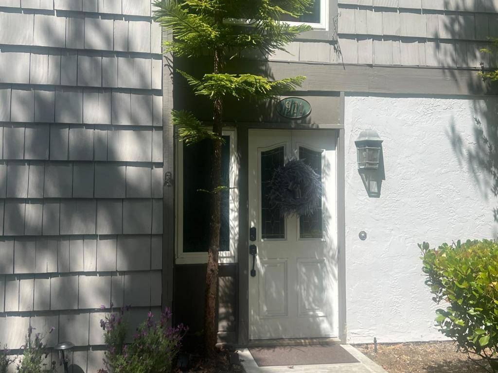 Foster City, CA 94404,971 Marquette LN