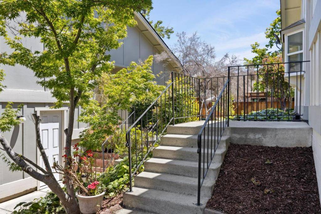 Cupertino, CA 95014,10892 Northfield SQ