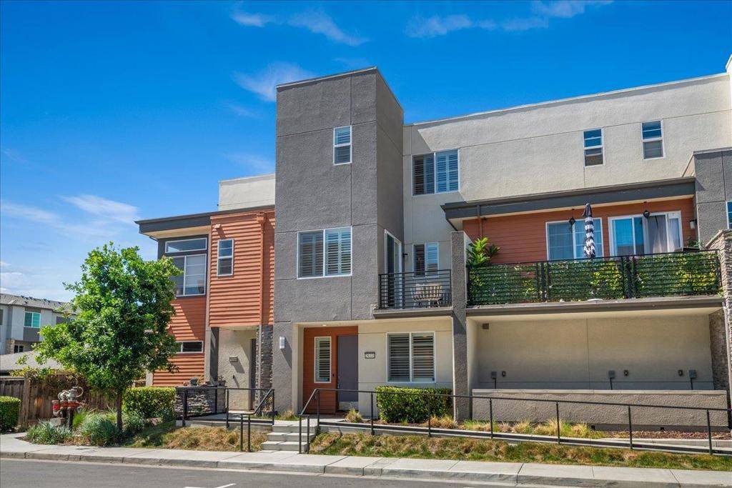 Hayward, CA 94544,29333 Hub CT