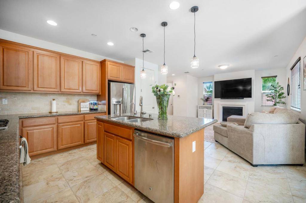 Gilroy, CA 95020,250 Robin Place