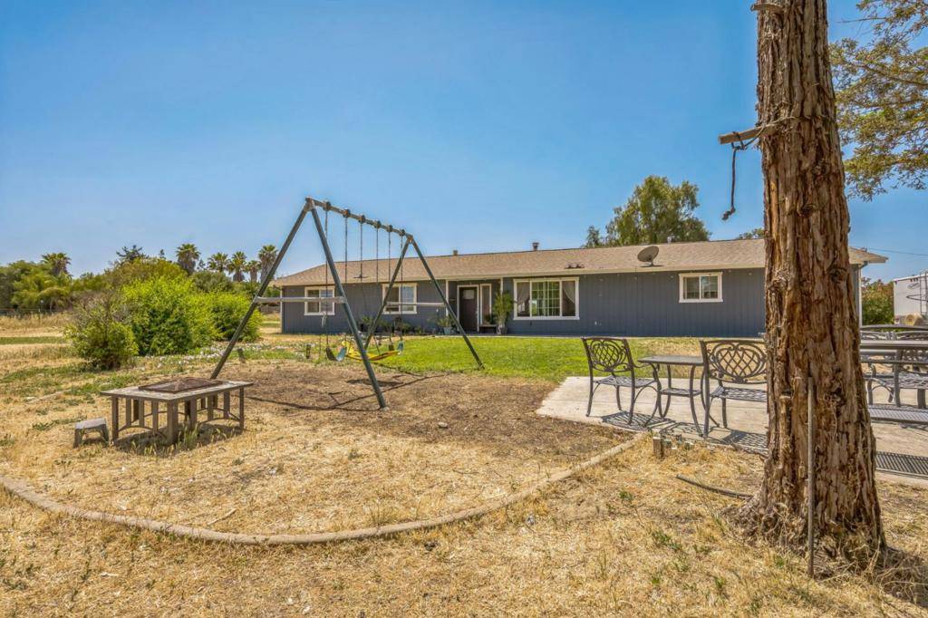 Hollister, CA 95023,80 Mansfield RD