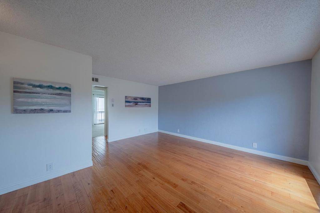 Monterey, CA 93940,500 Glenwood CIR #420