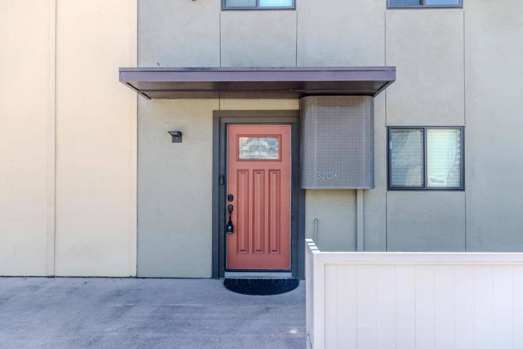 Foster City, CA 94404,3206 Admiralty LN