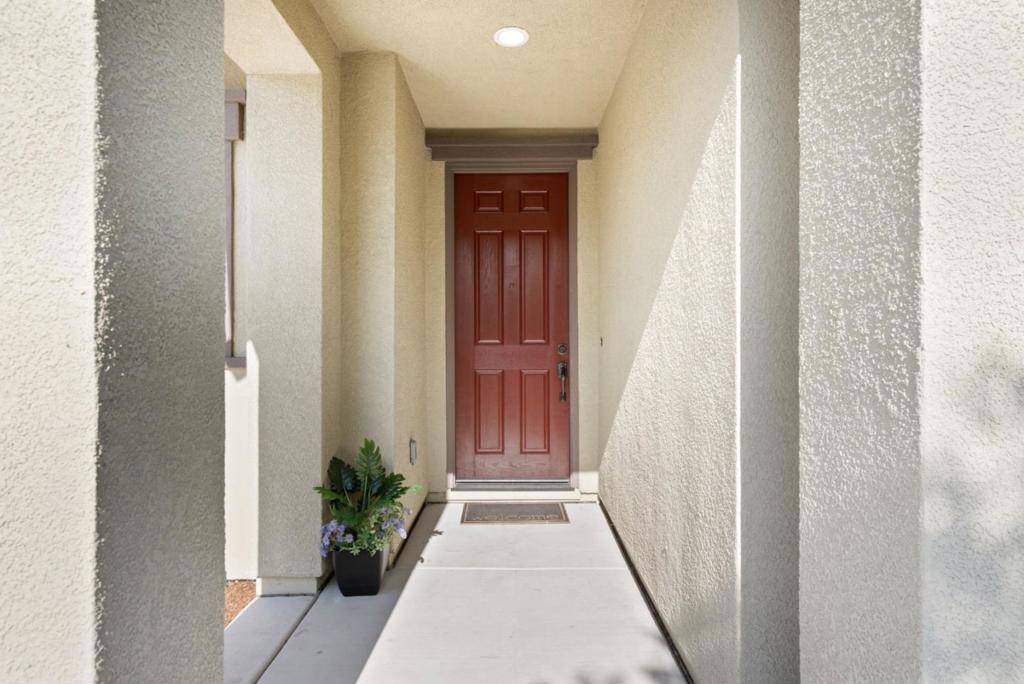 Hollister, CA 95023,681 Segovia DR