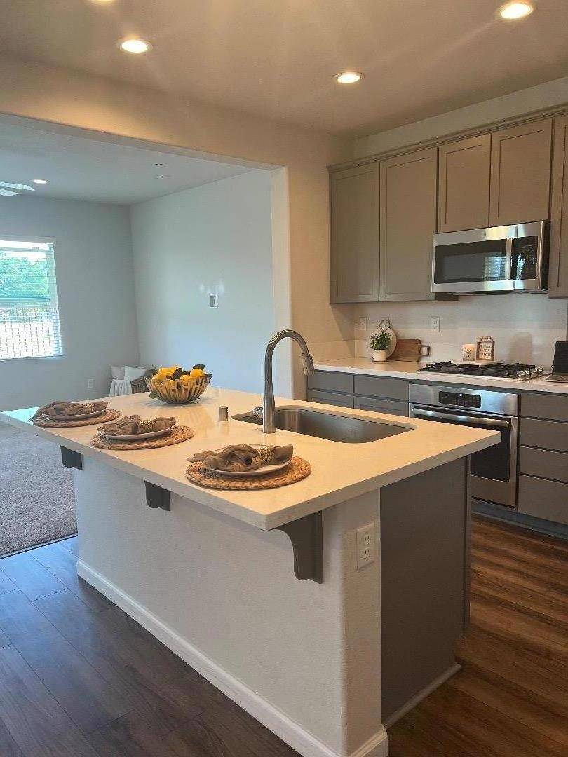 Rohnert Park, CA 94928,5005 King PL