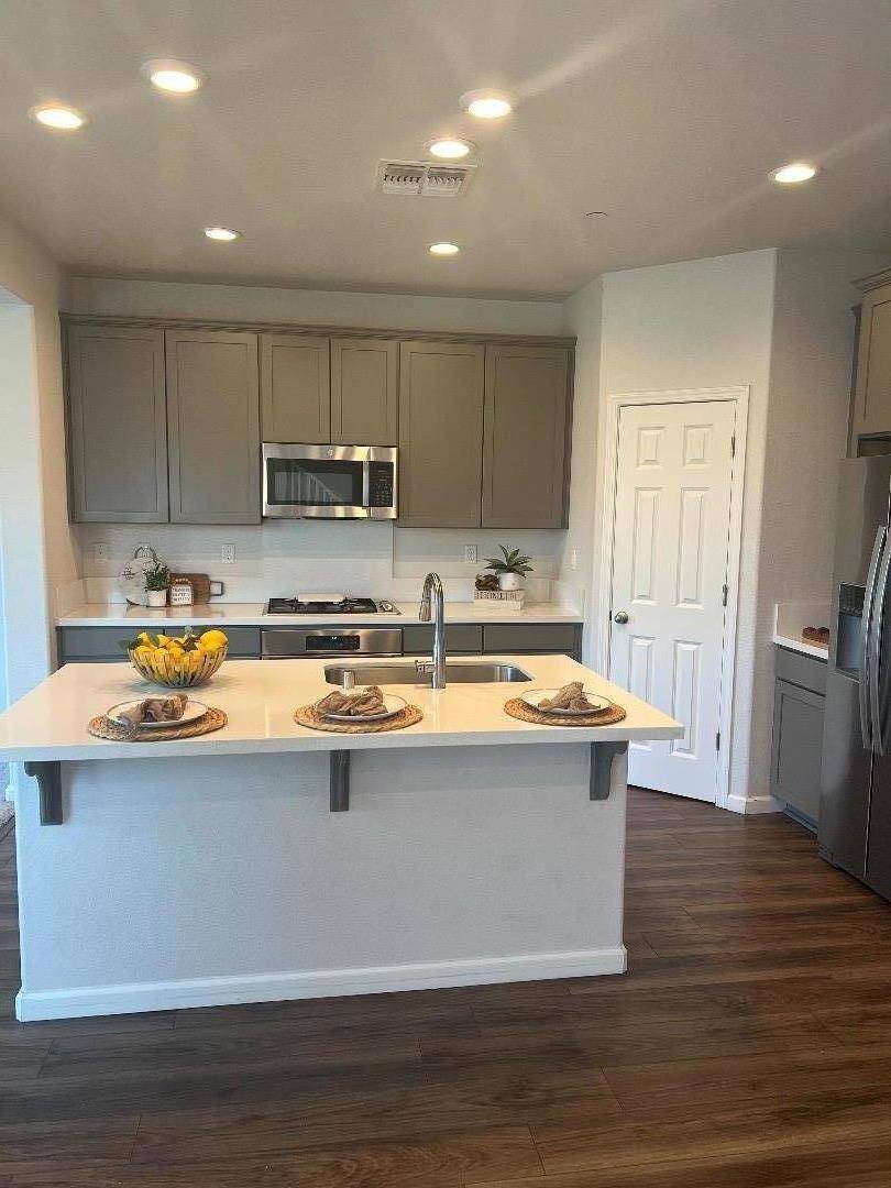 Rohnert Park, CA 94928,5005 King PL