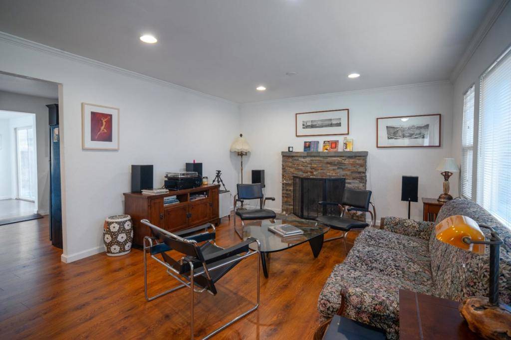 Del Rey Oaks, CA 93940,1017 Via Verde