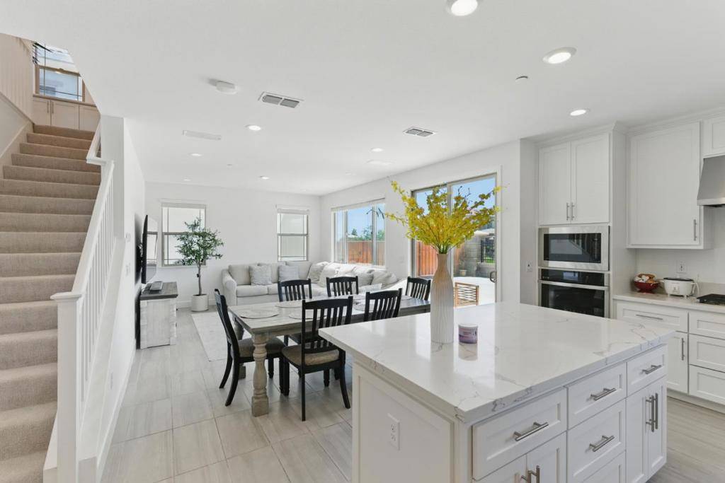 Mountain House, CA 95391,1122 S Morning Glory DR