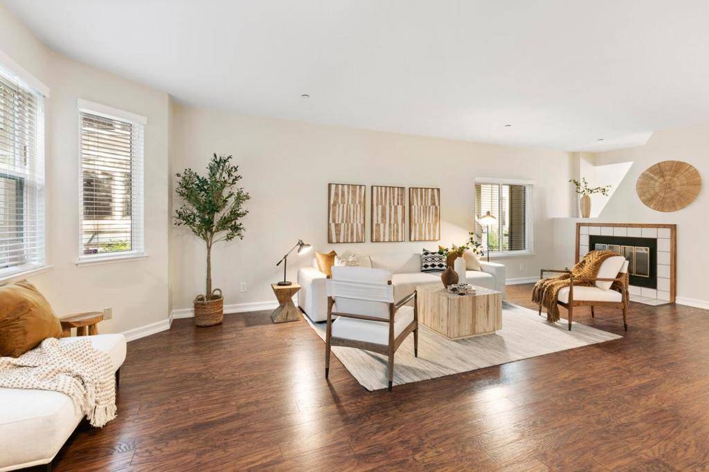Sunnyvale, CA 94086,974 La Mesa TER #E