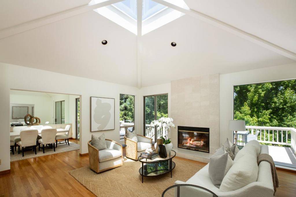 Los Altos, CA 94022,699 Manresa LN