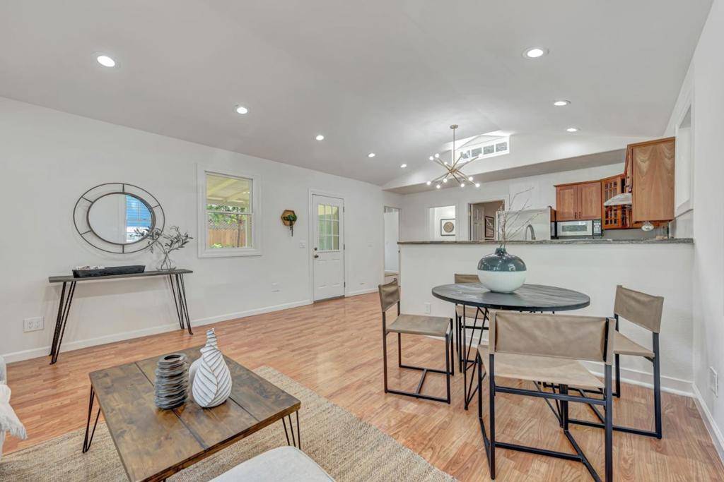 Mountain View, CA 94041,545 W Dana ST