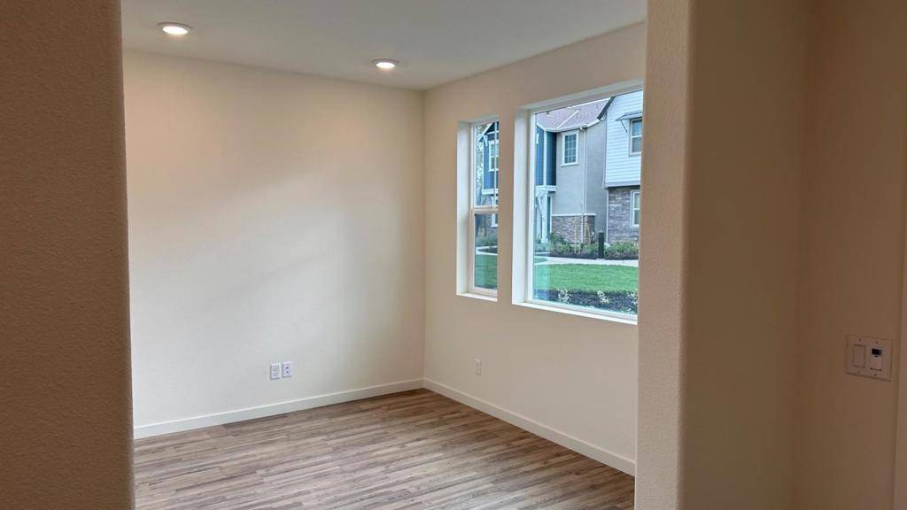 Sacramento, CA 95833,2817 Earthened WALK