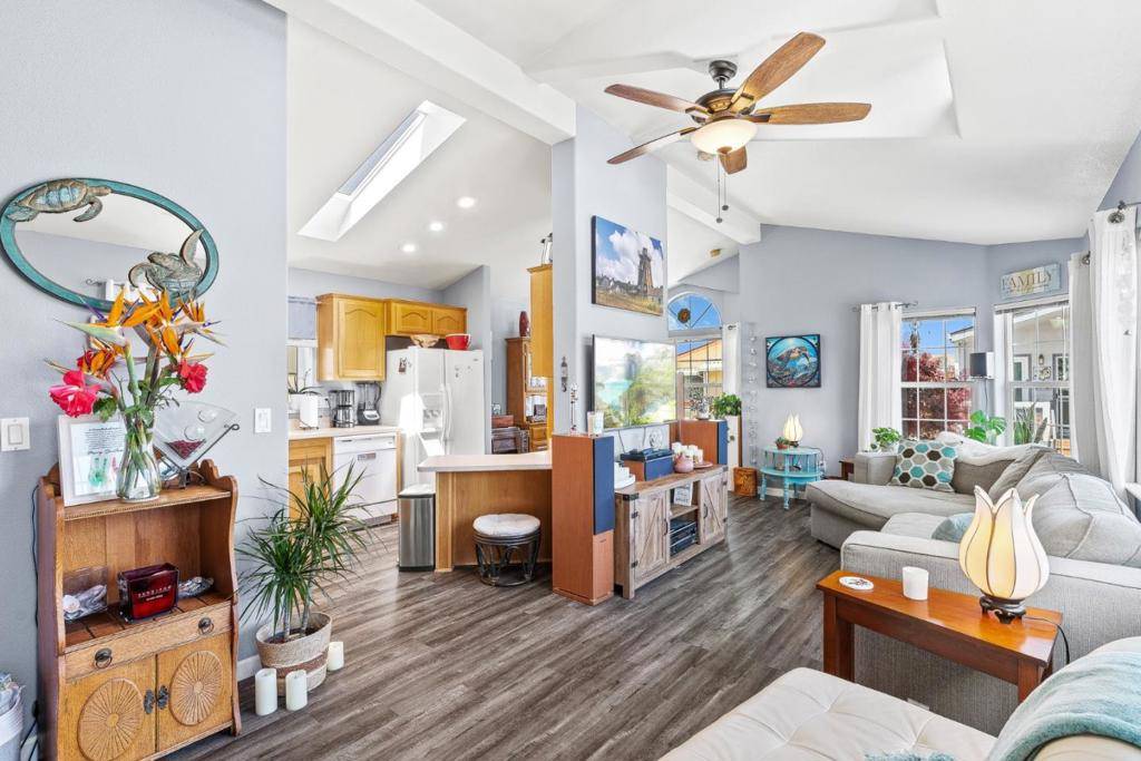 Santa Cruz, CA 95062,1555 Merrill ST