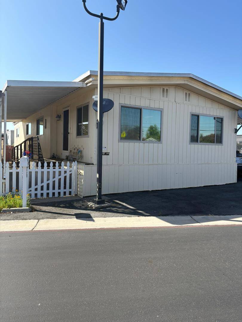Gilroy, CA 95020,8282 Murray AVE
