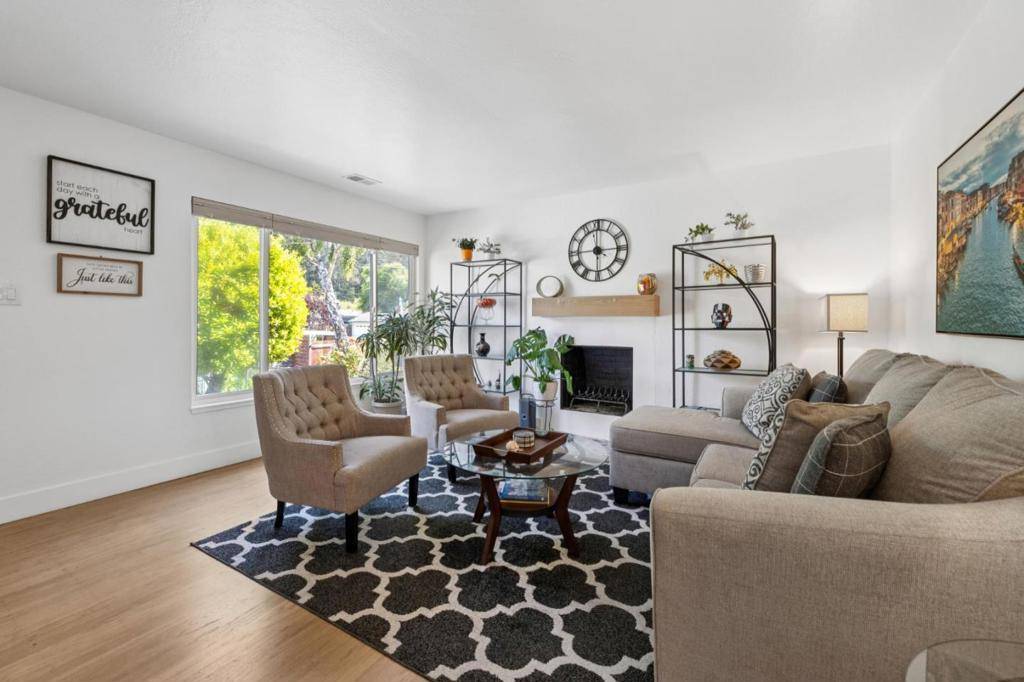 Pacifica, CA 94044,1304 Alicante DR