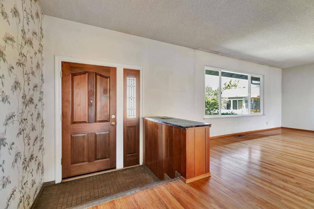 Sunnyvale, CA 94087,1006 W Knickerbocker DR
