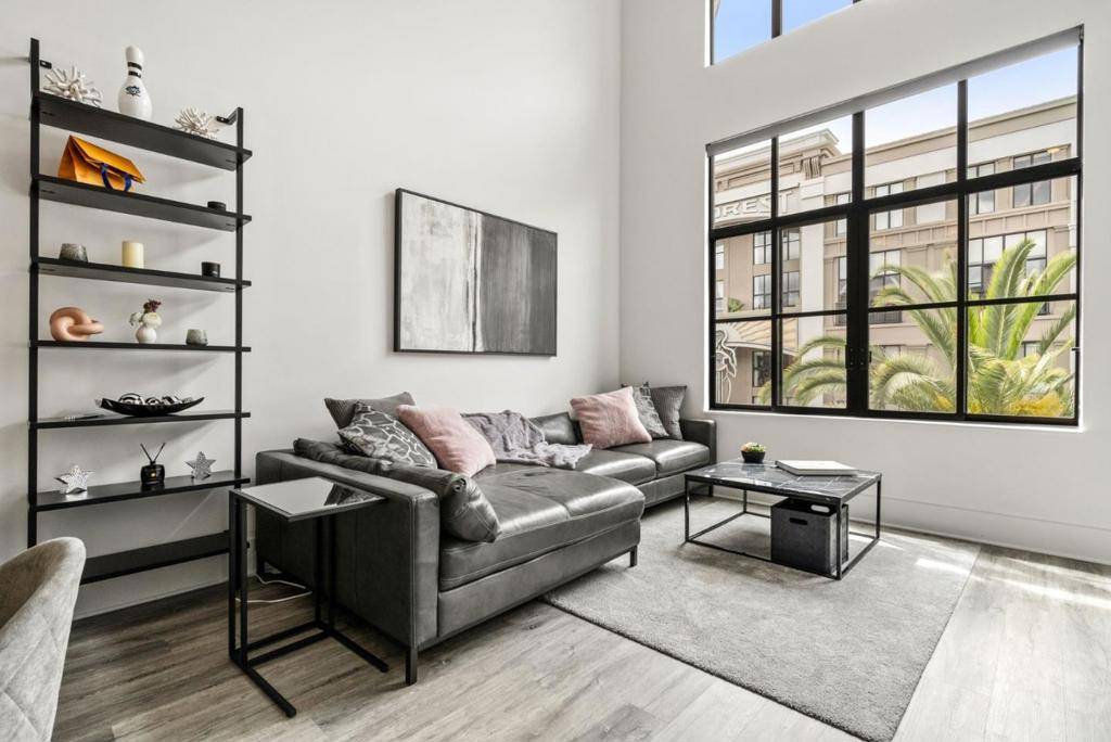 San Jose, CA 95128,334 Santana ROW #325