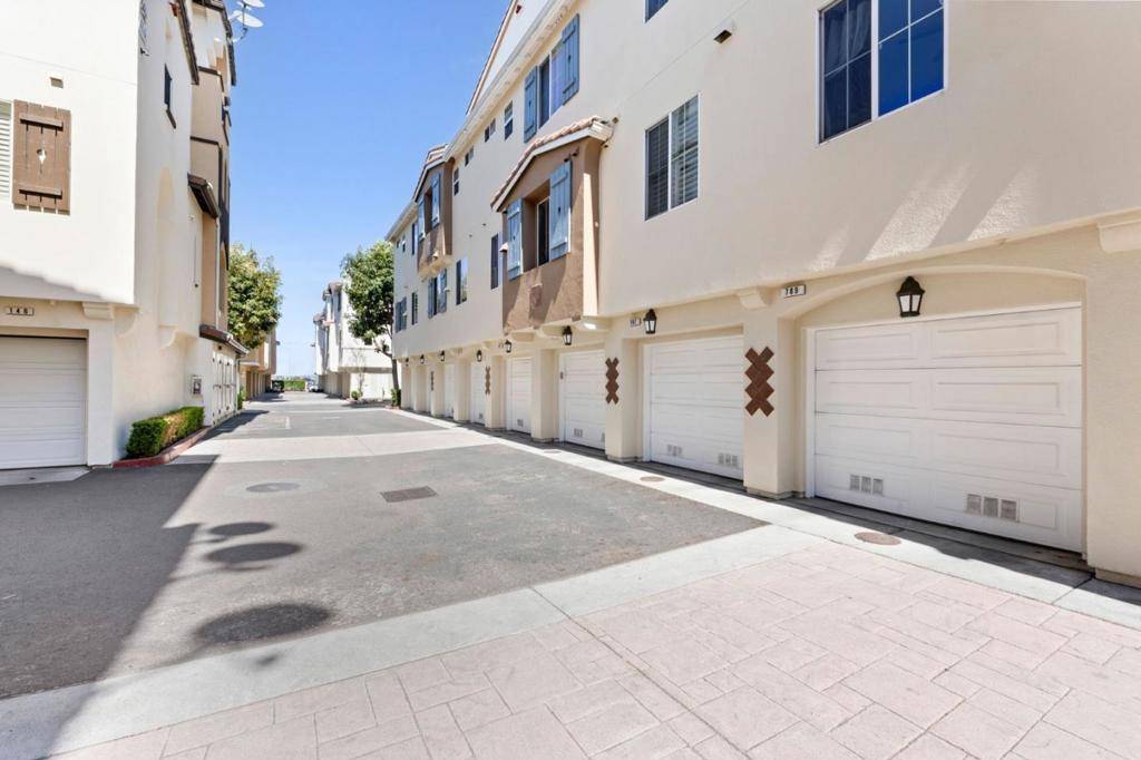 Milpitas, CA 95035,789 Parc LN
