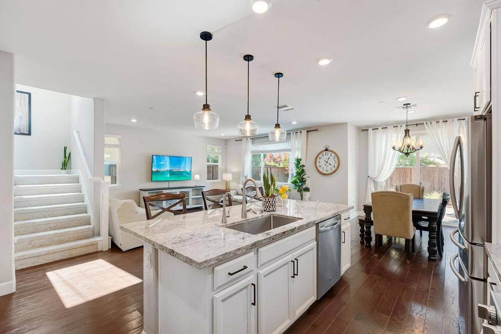 Gilroy, CA 95020,2551 Apricot WAY
