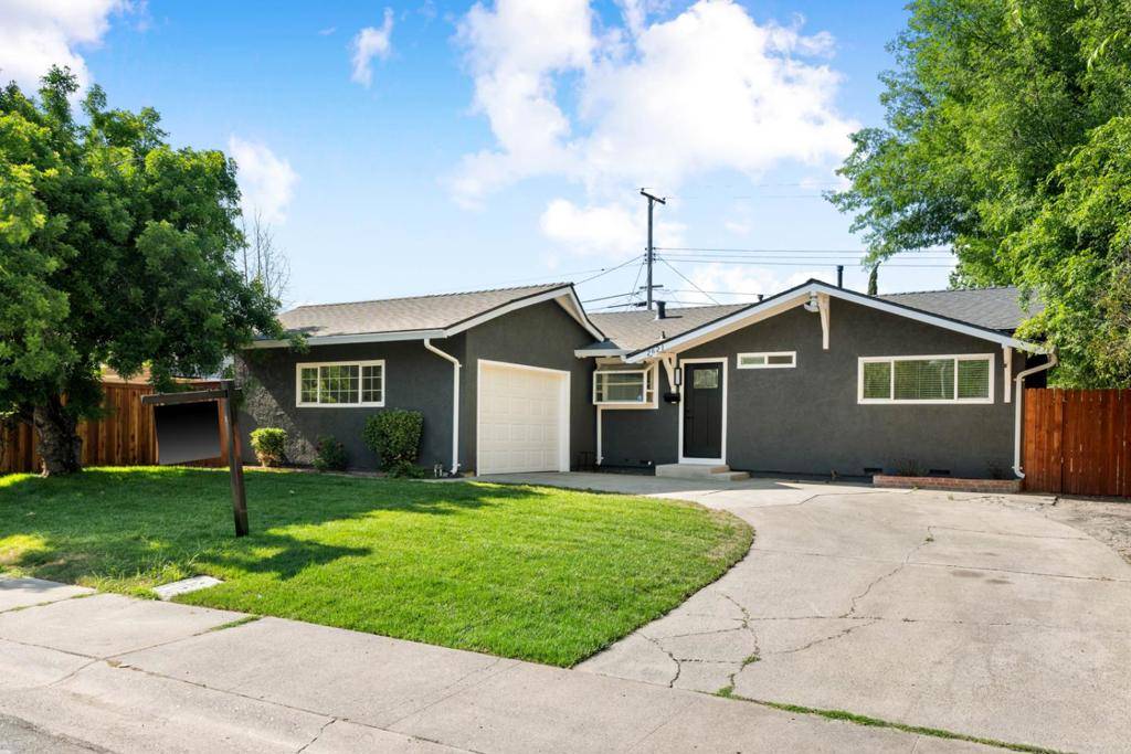 Sacramento, CA 95822,2621 Wood Violet WAY