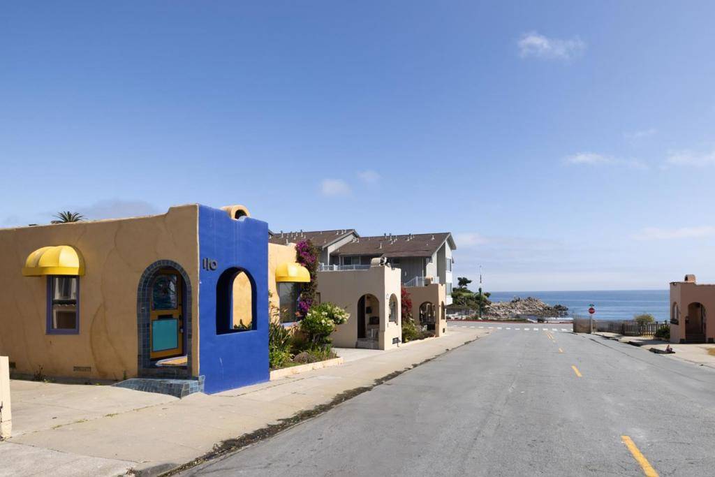 Pacific Grove, CA 93950,110 Forest AVE