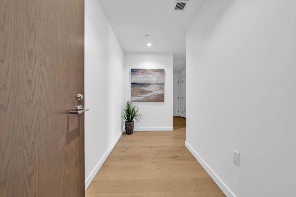 San Francisco, CA 94158,1000 3rd ST #902
