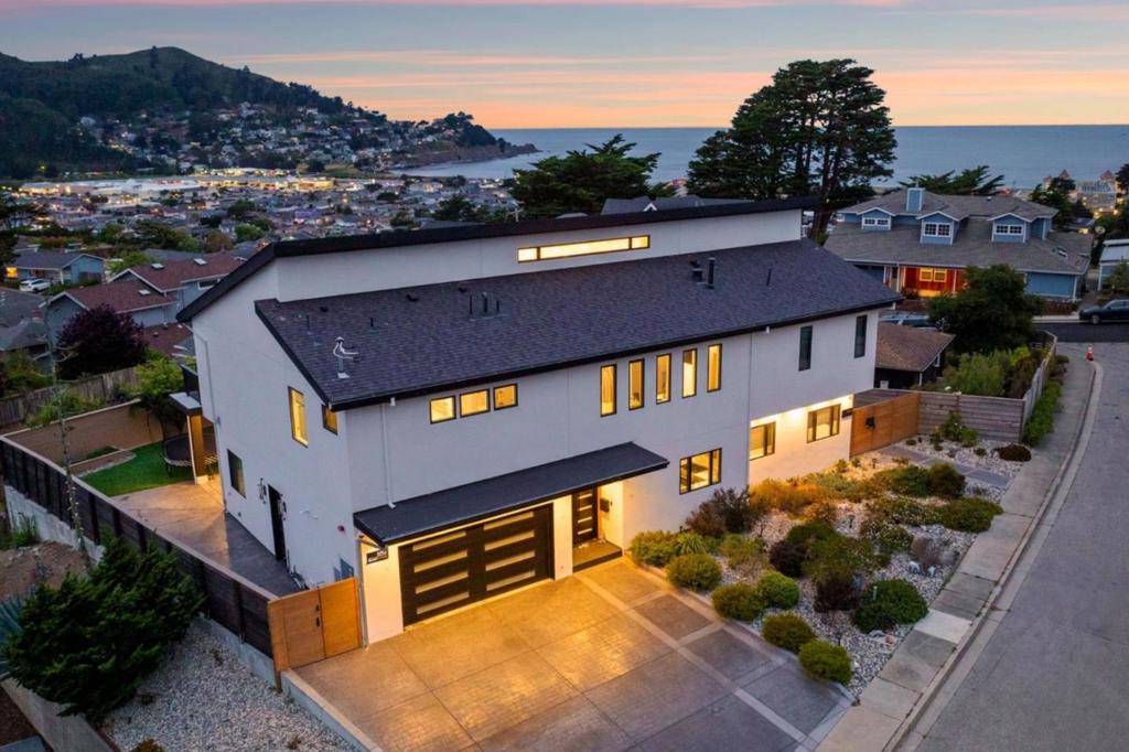 Pacifica, CA 94044,1016 Escalero AVE