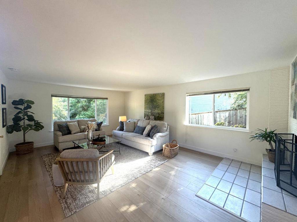 El Granada, CA 94019,363 Avenue Portola