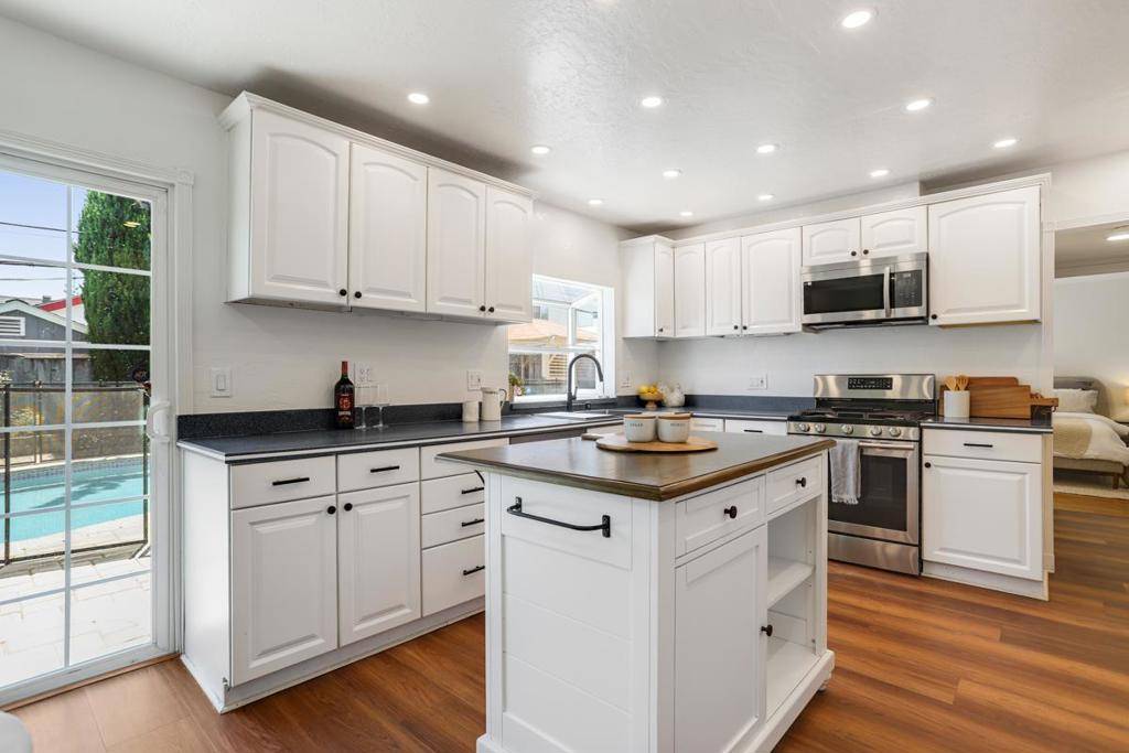 San Jose, CA 95123,220 Belden DR