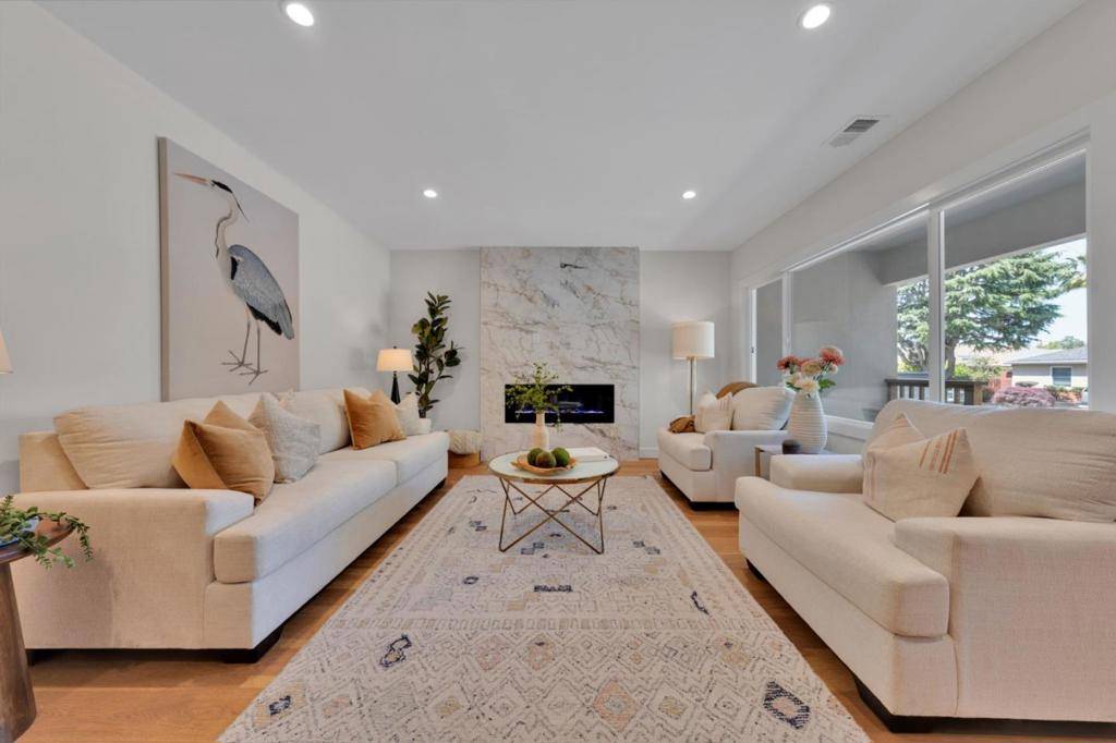 San Mateo, CA 94403,2810 Isabelle AVE