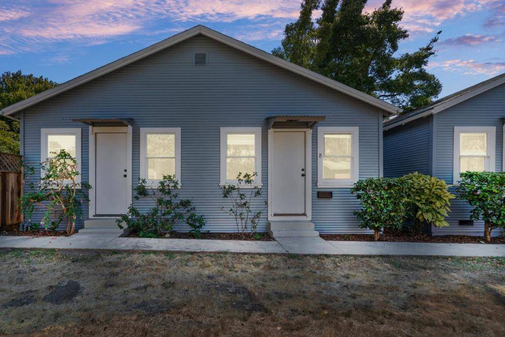Capitola, CA 95010,202 Hollister AVE