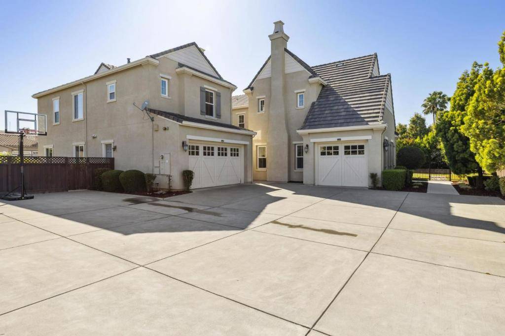 Morgan Hill, CA 95037,19011 Clayton AVE