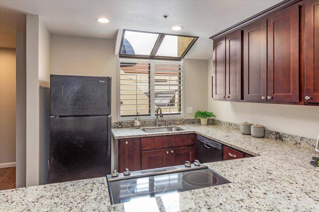 Palo Alto, CA 94306,2409 Park BLVD #C206