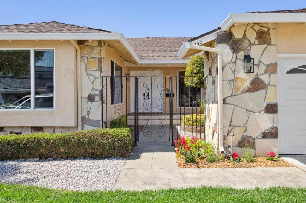 Foster City, CA 94404,752 Matsonia DR