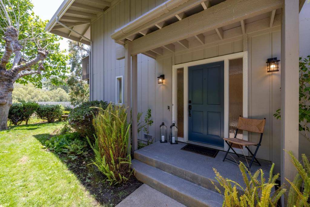Carmel, CA 93923,3850 Rio RD #7