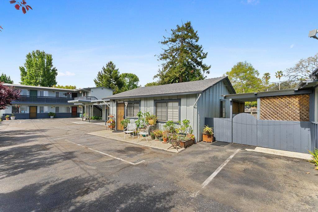 Santa Cruz, CA 95062,1450 Merrill ST