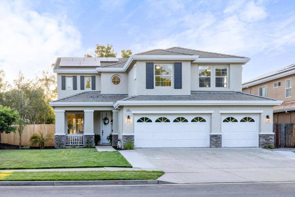Gilroy, CA 95020,895 Oak Brook WAY