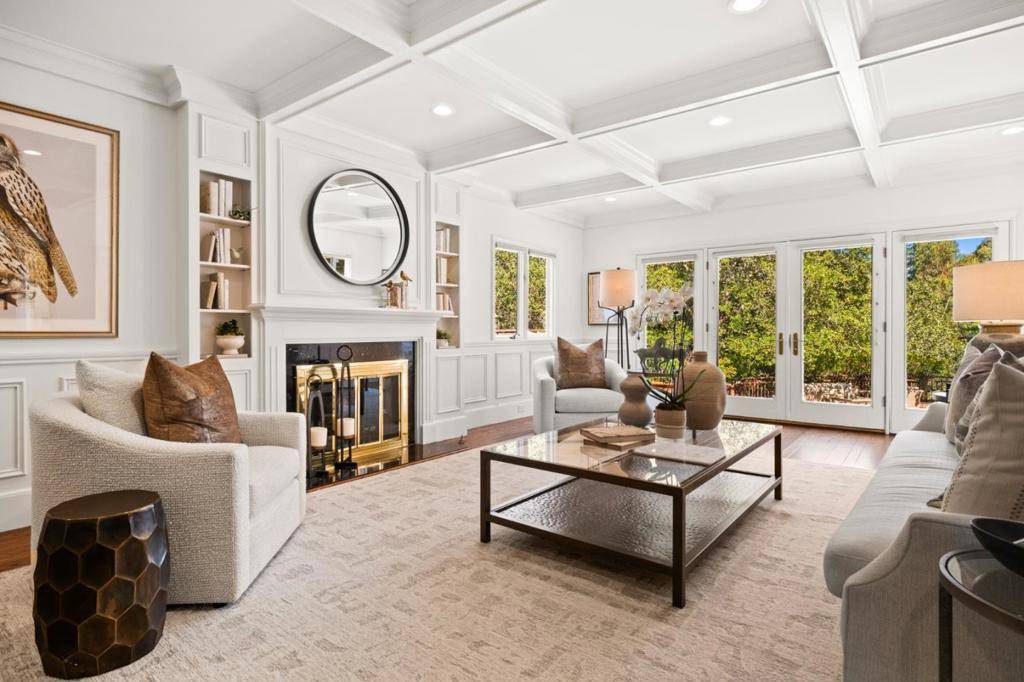 Hillsborough, CA 94010,2295 Skyfarm DR
